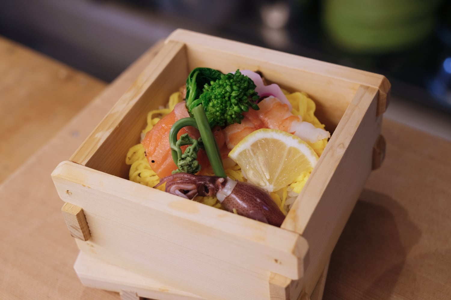 観桃の味感　蒸し寿司